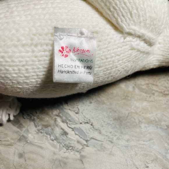 Vintage - Blossom Inspirations Knit Bunny -Plush Rabbit 12” Hand knitted in Peru - Picture 7 of 7